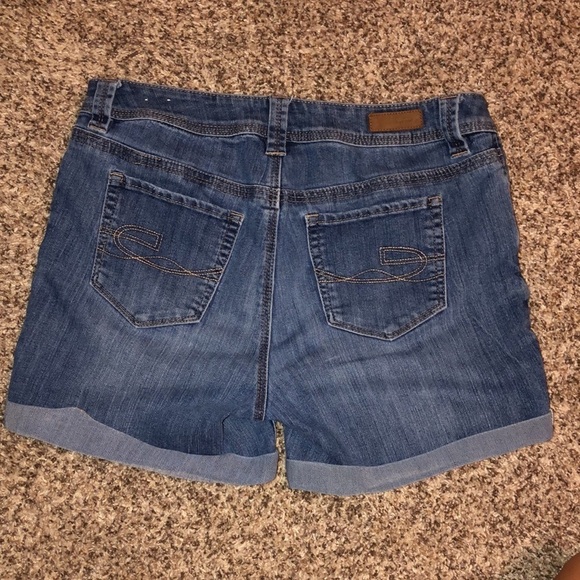 🛍️Chip & Pepper Jean shorts - Picture 2 of 7